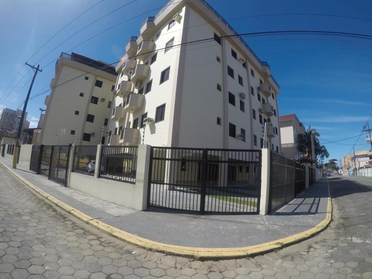 Apartamento Na Praia Grande Proximo A Feirinha E Mercado Ubatuba Exterior photo
